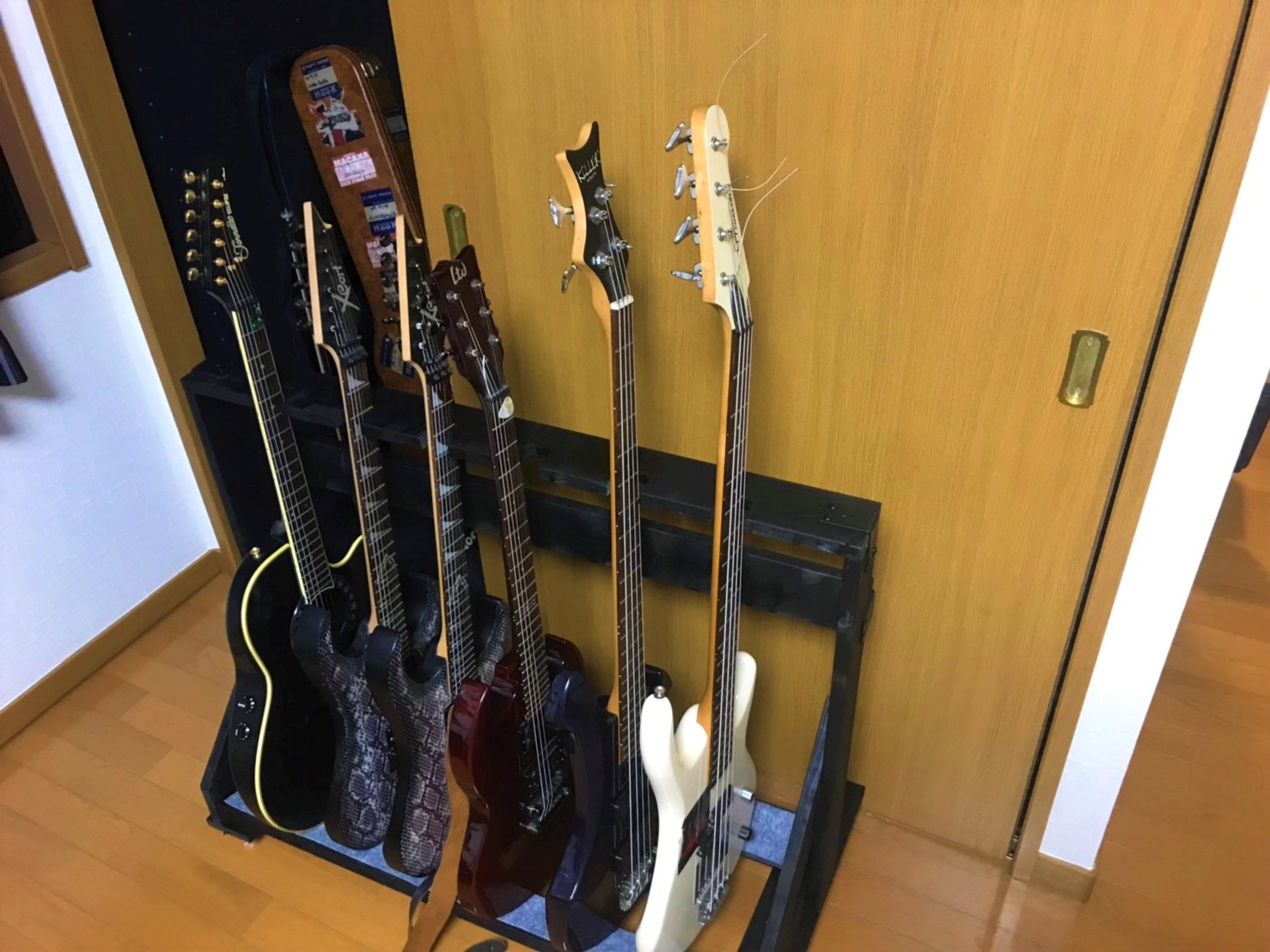 ギタースタンド