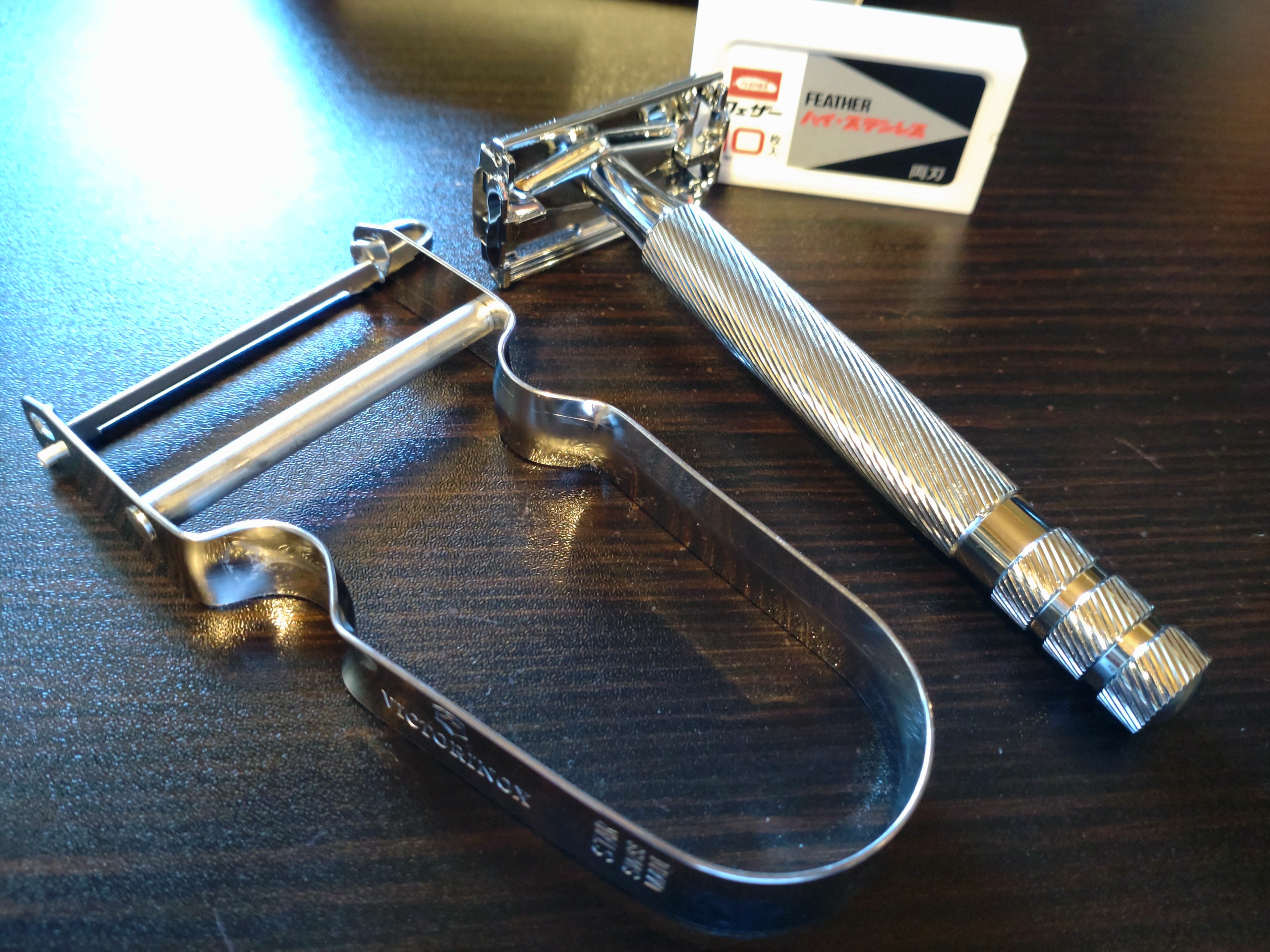 ピーラーとカミソリ